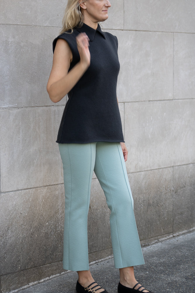 High Sport Geo Kick Pant in Sage