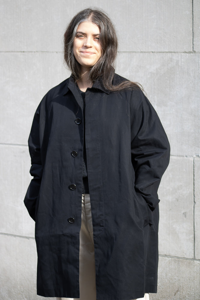 Véritécoeur Waxed Coat in Navy Black