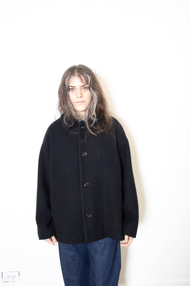 Véritécoeur Short Coat in Black