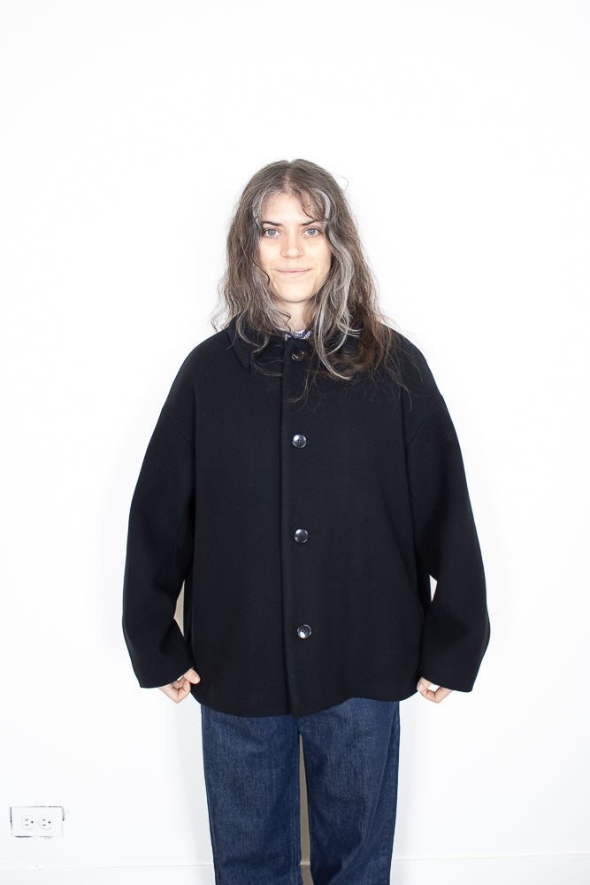 Véritécoeur Short Coat in Black